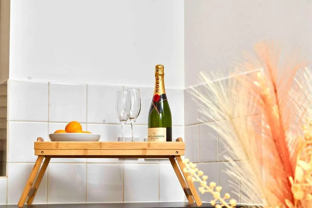 Sleeps 6 - Corporate & Family Stays - Free Parking & Wifi Apartment Leeds (West Yorkshire)