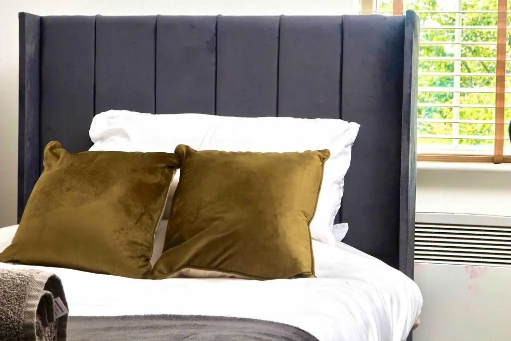 Sleeps 6 - Corporate & Family Stays - Free Parking & Wifi 0*, Leeds (West Yorkshire) United Kingdom