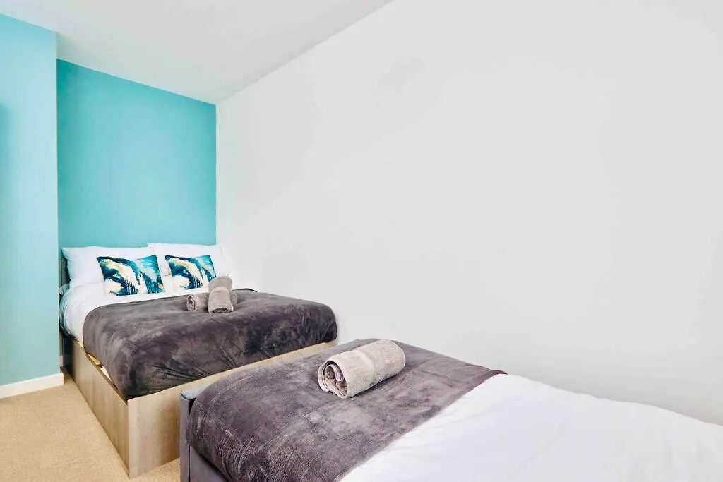 شقة Sleeps 6 - Corporate & Family Stays - Free Parking & Wifi المملكة المتحدة